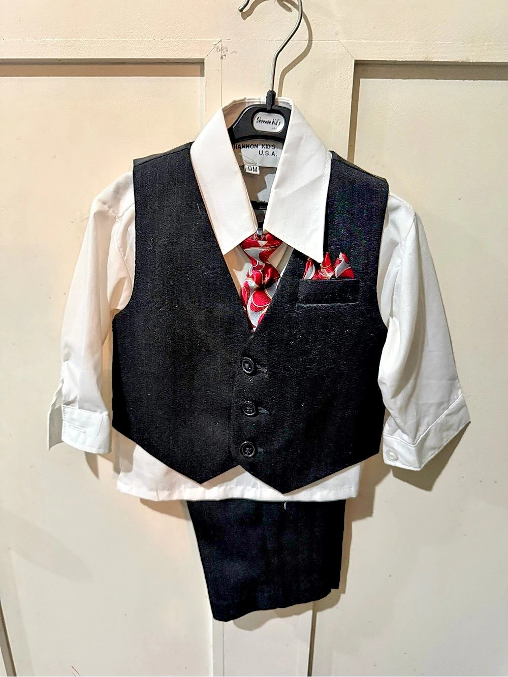 Shannon’s Boys Size 9 months Formal Vest Set Black & White Like New